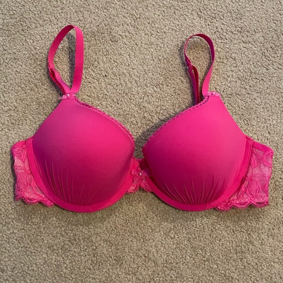 Like New Victoria’s Secret Padded Bra Size 36C